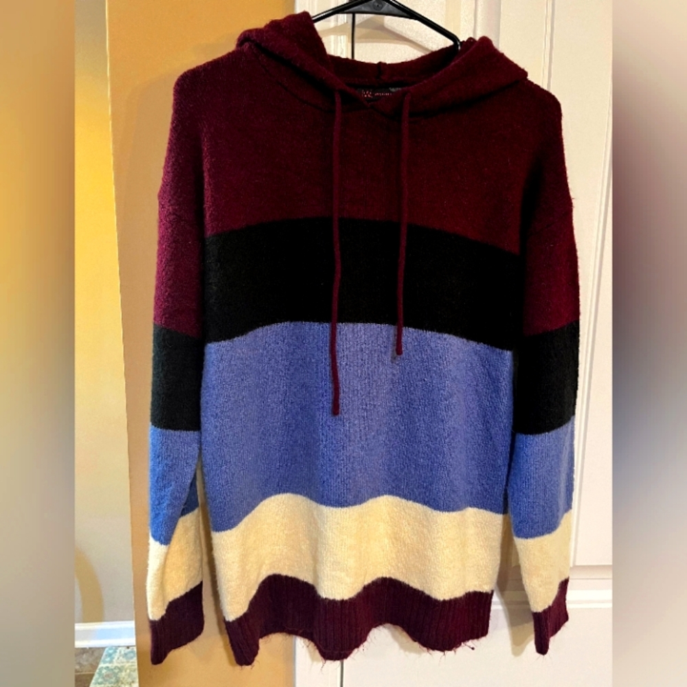 JW Style hooded sweater sz Small